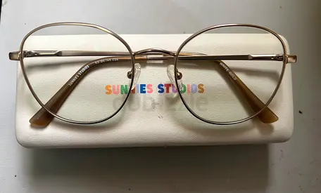 Eyeglass with Anti blueray  transition