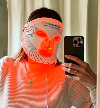 LED Light Therapy Facial Mask  Skin Treatment (Red Light) -  the current body mask   never used