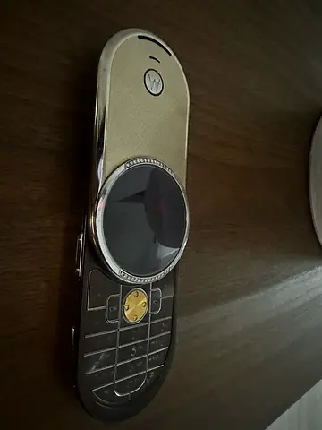 Motorola Rotating Screen Classic Phone — Good Working Condition