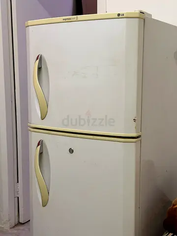 LG Refrigerator Double Door – Perfect Working – 400 AED