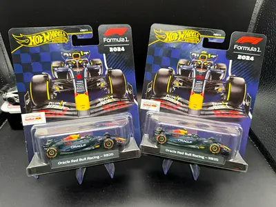 Hot Wheels Formula 1 2024 Oracle Red Bull Racing RB20 - Set of 2 (New in Package)
