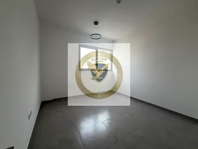 تاني ساكن \ براند نيو \ مساحات واسعة \ اطلالة مفتوحة \ بناء عائلي \ تشطيب ممتاز \ موقع حيوي \ قريبة من الكورنيش والبحيرة
