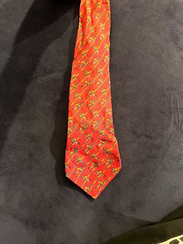 Red patterned Hermes’ mens silk tie