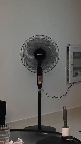 Olsenmark stand fan