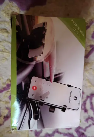 Car dashboard/vent phone holder mount (new in box)