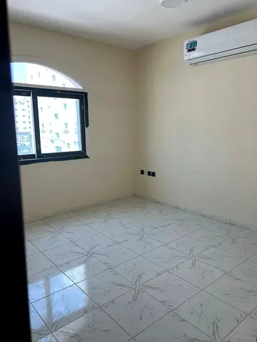 افخم غرفة وصالة اول ساكن اطلالة مفتوحة مساحات واسعة تشطيب سوبر ديلوكس تسهيلات في السداد