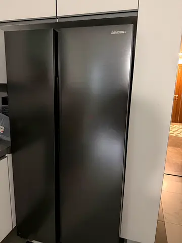 Samsung Refrigerator Side by side 647L in mint condition