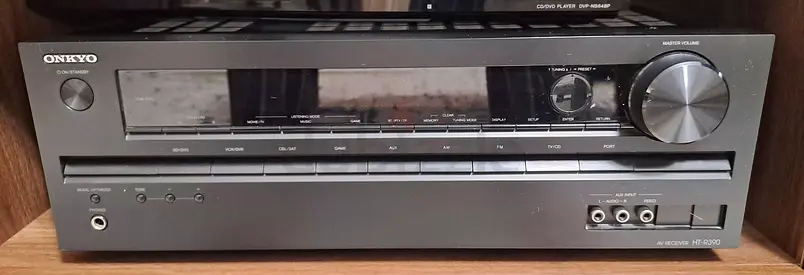 Onkyo Home Theater Receiver HTR  390(Good condition)Plus Sub Hoover
