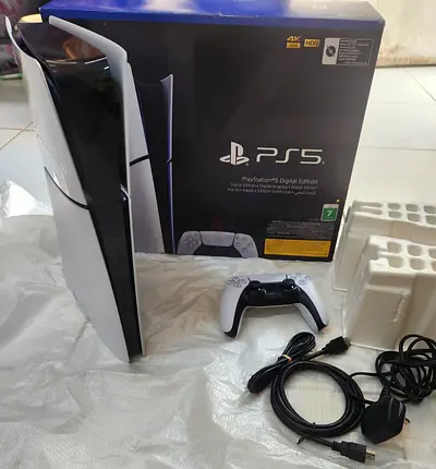 PS5 SILM DIGITAL 1TB ONE CONTROLLER WITH BOX