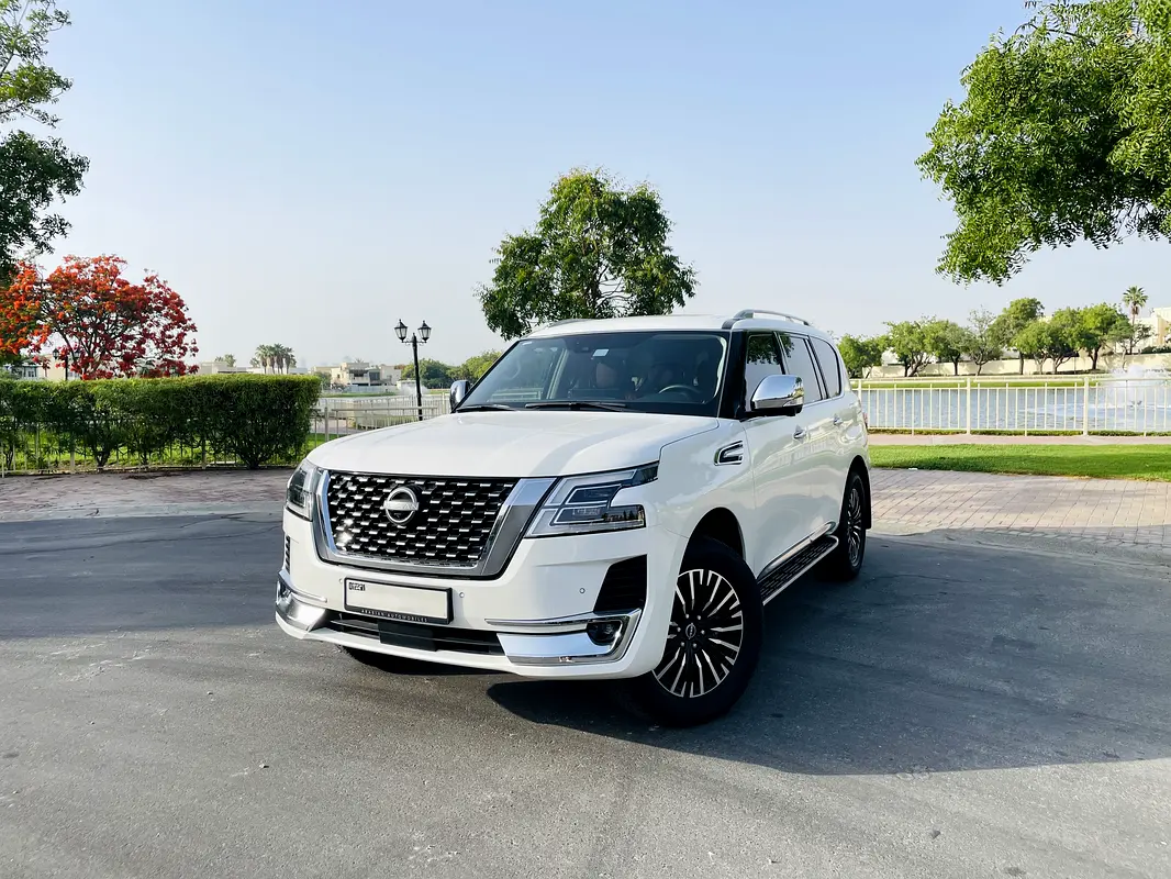 Nissan Patrol 2023 — photo 1 of 8