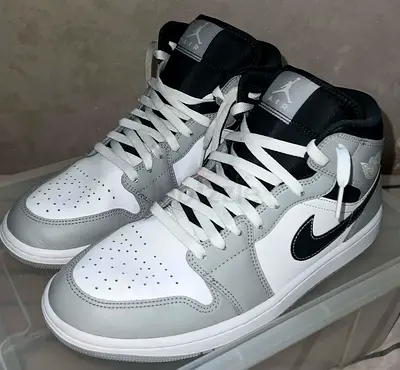 Air jordan 1s Mid cut(Light Smoke grey)
