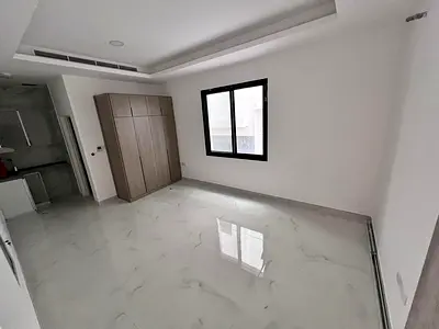 First-time occupancy studio apartment on the ground floor in a quiet and prime location behind the Al-Mutawhid House. Suitable for families. Free main