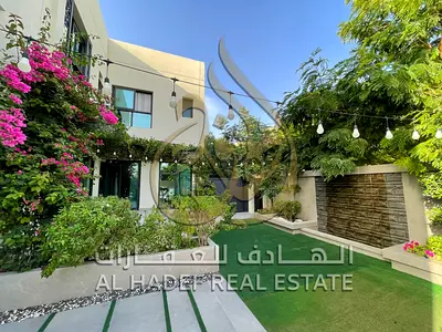✨🏡 فيلا مفروشة فاخرة للبيع في مدينة الشارقة المستدامة – 5 غرف – مسبح خاص – حدائق منسقة 🏡✨