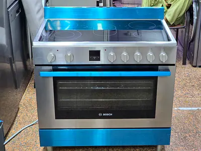 Bosch Stainless Steel Electric Range with Ceramic Cooktop – Good Condition