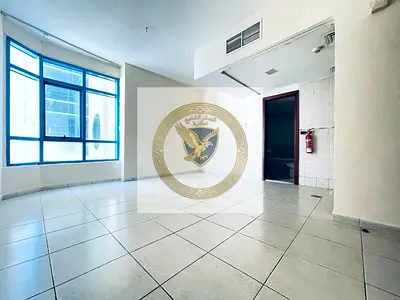 اكبر مساحة استديو للايجار السنوي في الشارقة في القاسمية تشطيب ممتاز