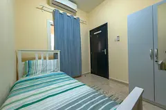 External Room for single male professional