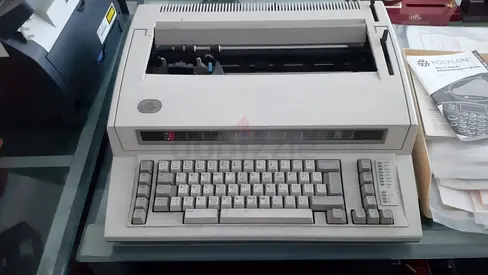 IBM Wheel Electronic Typewriter (6781)