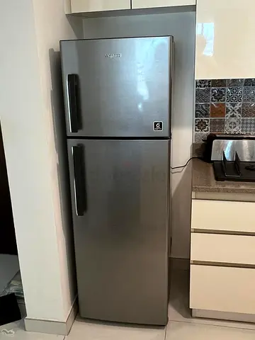 Whirlpool Top-Freezer Refrigerator - Silver, Good Condition