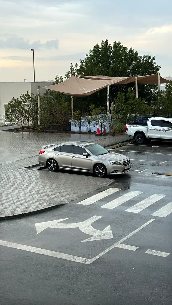 Subaru Legacy 2015 — photo 1 of 10
