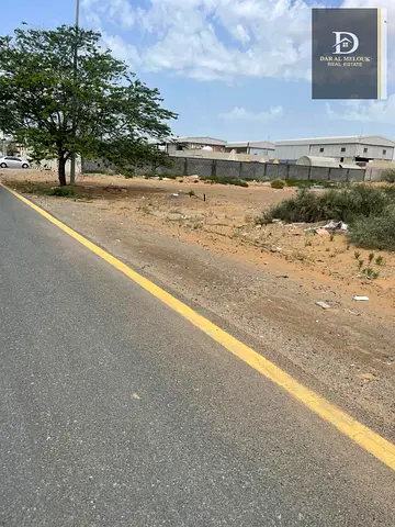 للبيع أرض صناعية  / تمالك حر لجميع الجنسيات العربية /  جاهزة للبناء / منطقة الصجعة ( الجليل بلوك 2  )