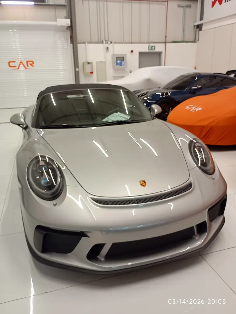 Porsche 911 2019 — photo 1 of 4