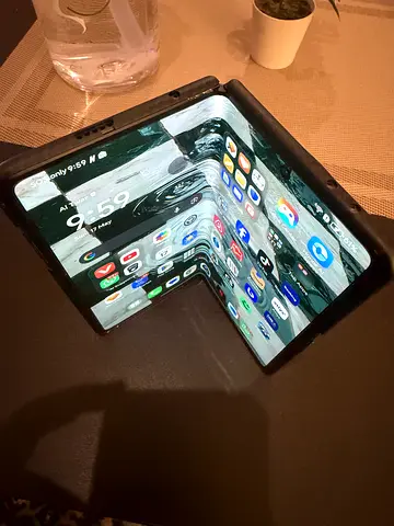 Honor Magic V3