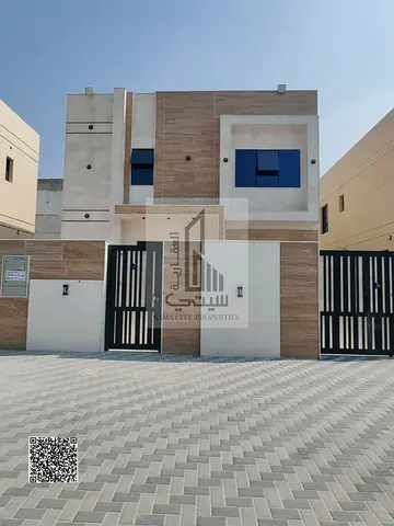 Modern two-story villa with 3 master bedrooms and a maid's room, all fees included.