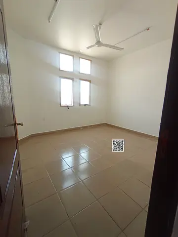 Two rooms and a living room in the Al-Hamidiyah area, opposite the courthouse, two bathrooms and a balcony, central air conditioning, good space with