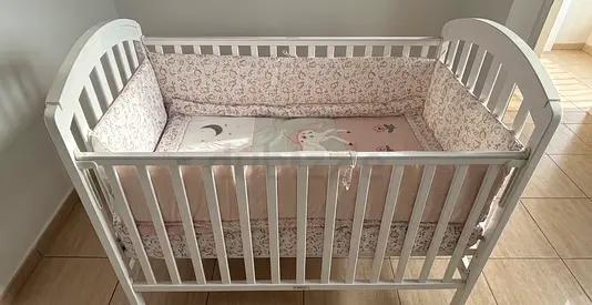 White Wooden Baby Crib with Bumper and Mattress - Good Condition