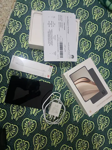 Huawei MatePad Mini tablet with charger and box - good condition. Huawei M-Pencil (new not open).