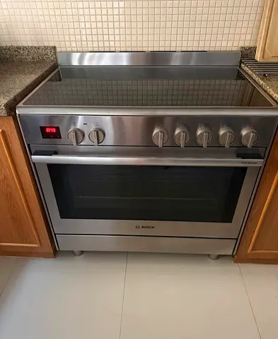 Bosch series 8 Electric Cooker 5 Burner 90 cm freestanding