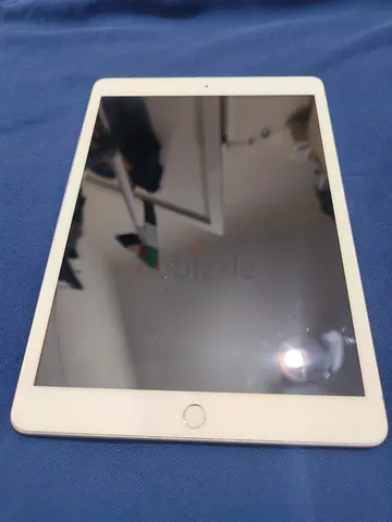 Ipad 7gen 2020 not power on take parts