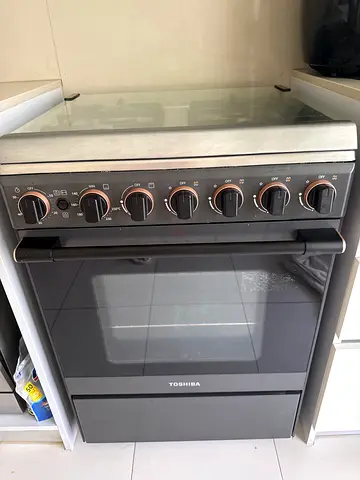Toshiba 4 burner gas cooker oven cooking range stainless steel top and front 60 x 60 cm