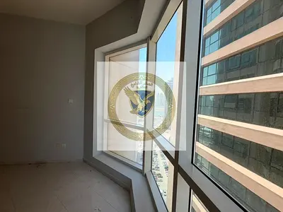 شقه غرفة وصاله بإطلاله مفتوحة مع غرفة غسيل خزائن بالحائط تكييف على المالك جيم و مسبح مجانا سهل الوصول الى دبي مع صيانة مجانية على مدار السنة