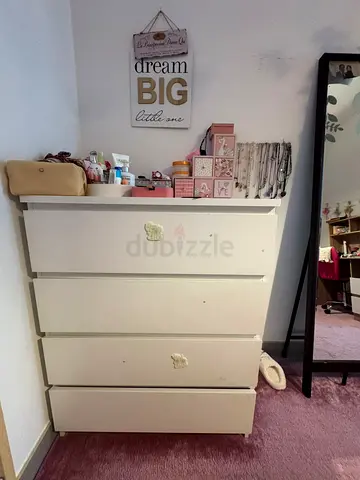 White 4-Drawer Dresser / Chest - Good Condition