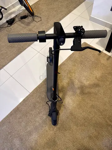 Electric Scooter in Good Condition - Xiaomi/Adult Commuter Style