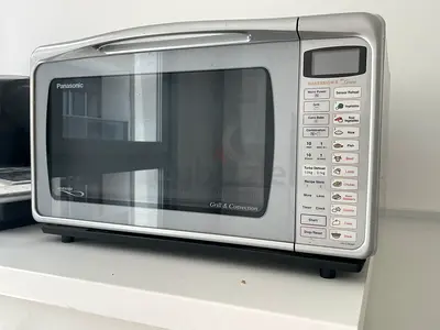 Panasonic Microwave Oven - Silver, Good Working Condition