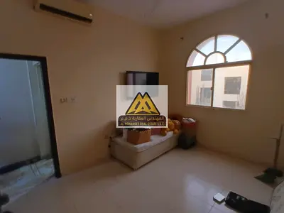 One bedroom and living room / Central air conditioning / Large area / Special price / On the main road /