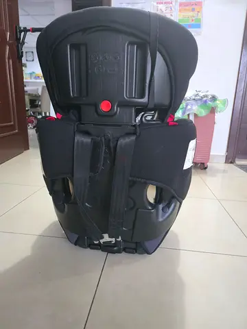 Used Infant/Toddler Car Seat - Compact and Comfortable