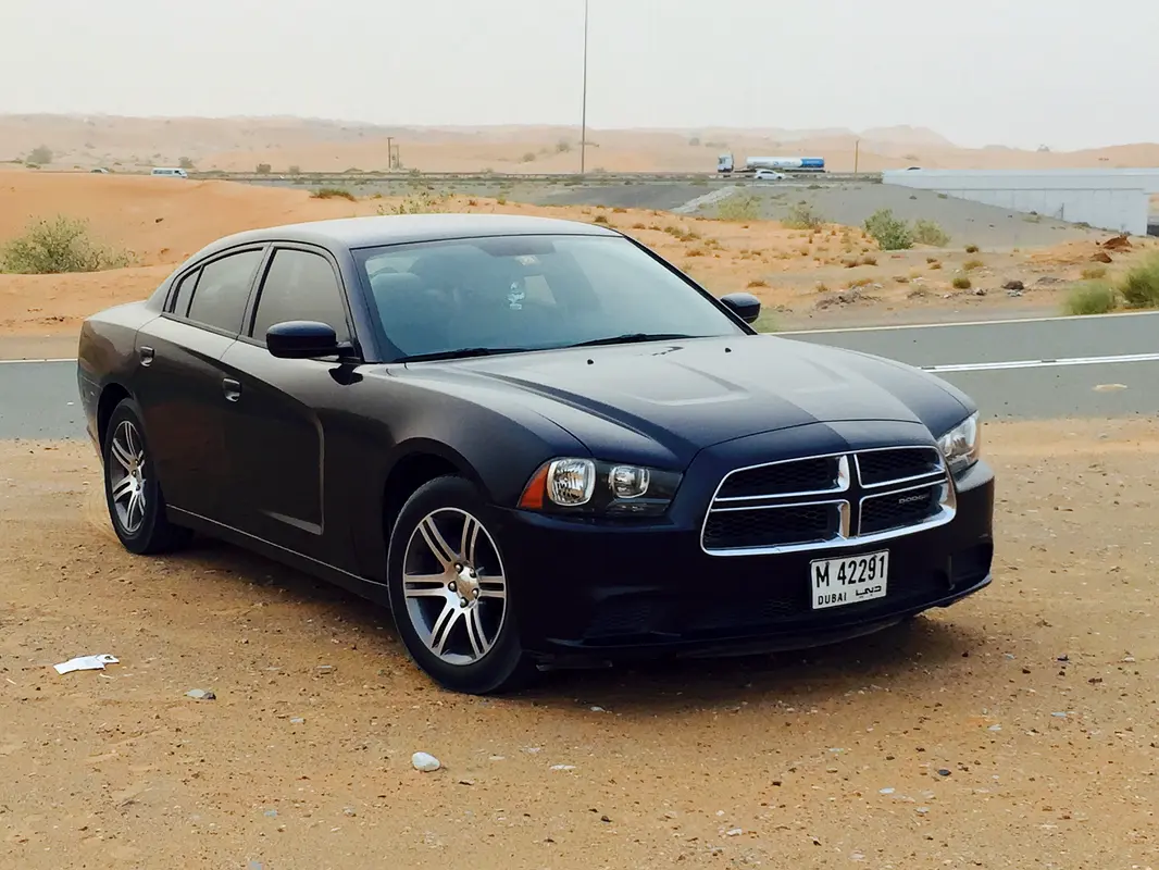 Dodge Charger 2012 — photo 1 of 9