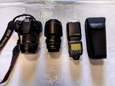 Canon EOS Rebel T4i (65dD) Full set - Like new