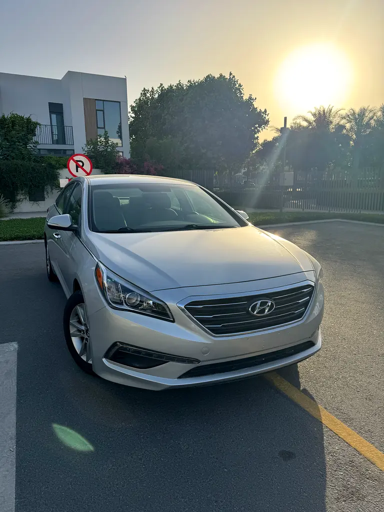 Hyundai Sonata 2015 — photo 1 of 9