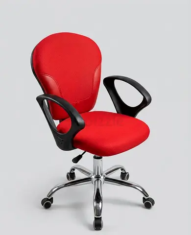 Red ergonomic swivel office chair with armrests and wheels