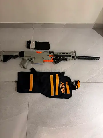 Electric M16 gray, black and orange toy gun for kids and teens