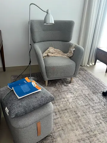 Modern Scandinavian Accent Chair – Excellent Condition