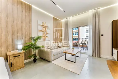 Fully Upgraded and Furnished Apt | High ROI