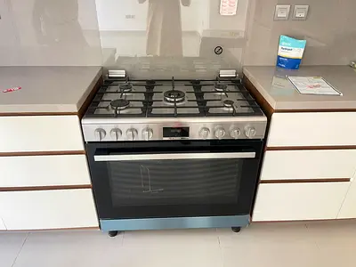Bosch brand 5burner gas cooker 90cm same like new free delivery with warranty