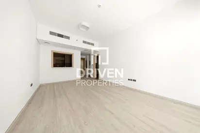 Great Location | Modern Apartment | 4 Cheques
