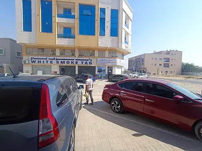 Commercial space for rent, 300 sq ft, suitable for all businesses, in Rawda 1. Price: 40,000 (negotiable).