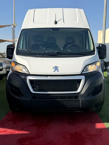 Peugeot Boxer 2023 GCC Specs | Brand New Condition | Reliable Commercial Van